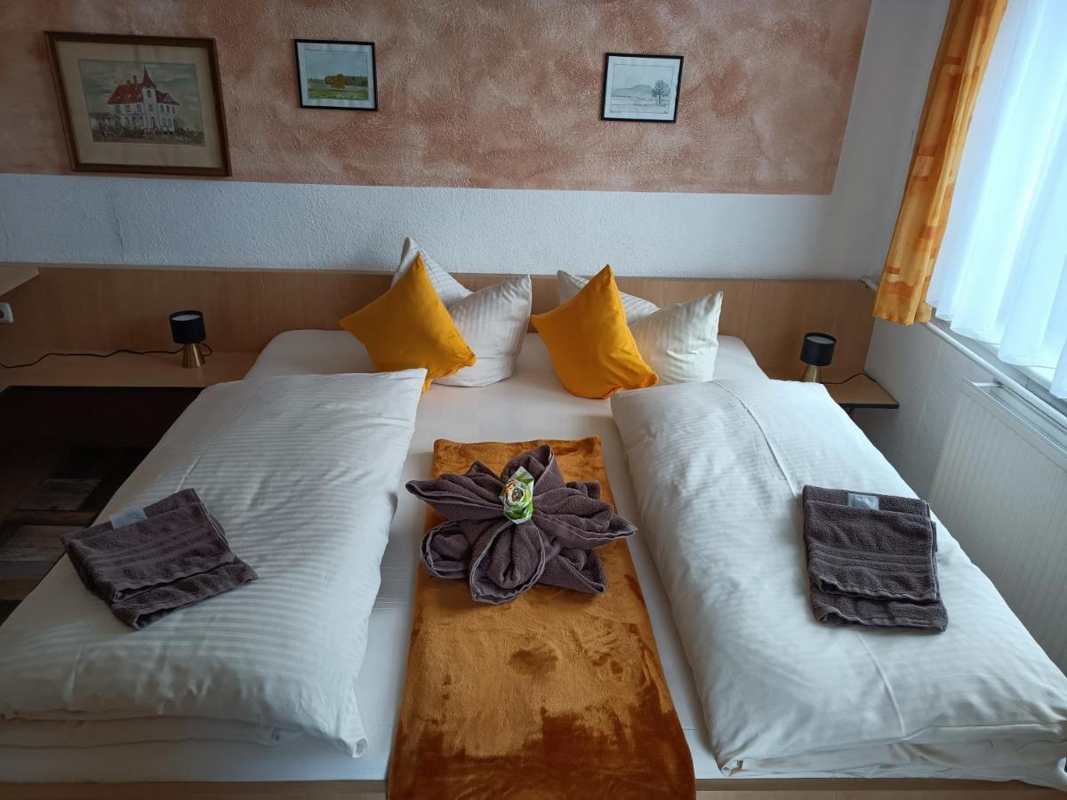 Hotel Schwarzes Ross Arnsdorf  Esterno foto